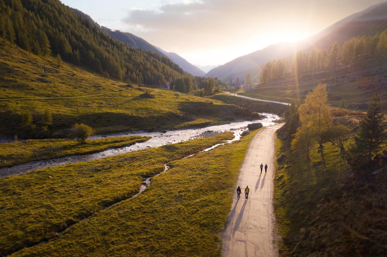 Hotel Adler Ahrntal Bagian luar foto